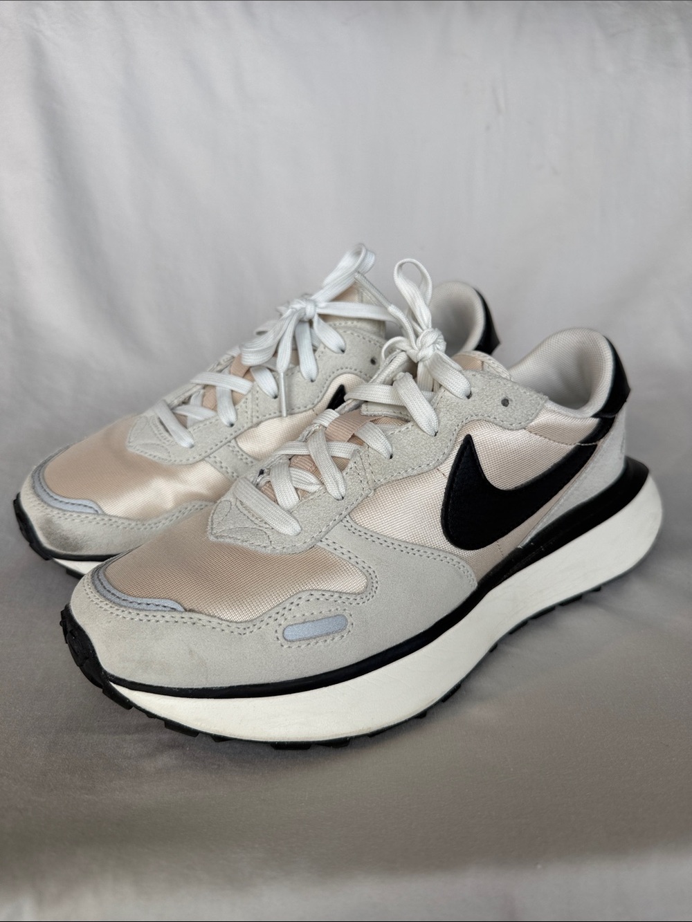Nike Women’s Phoenix Waffle Low Summit White